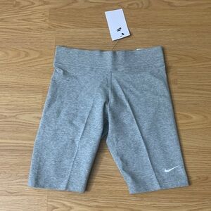 Nike Tight Fit Mid Rise Bike Shorts  Heather Gray Athletic Small Women’s New